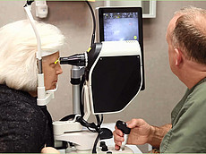 Comfortable contact-free treatment with the Naviilas navigated retina laser
